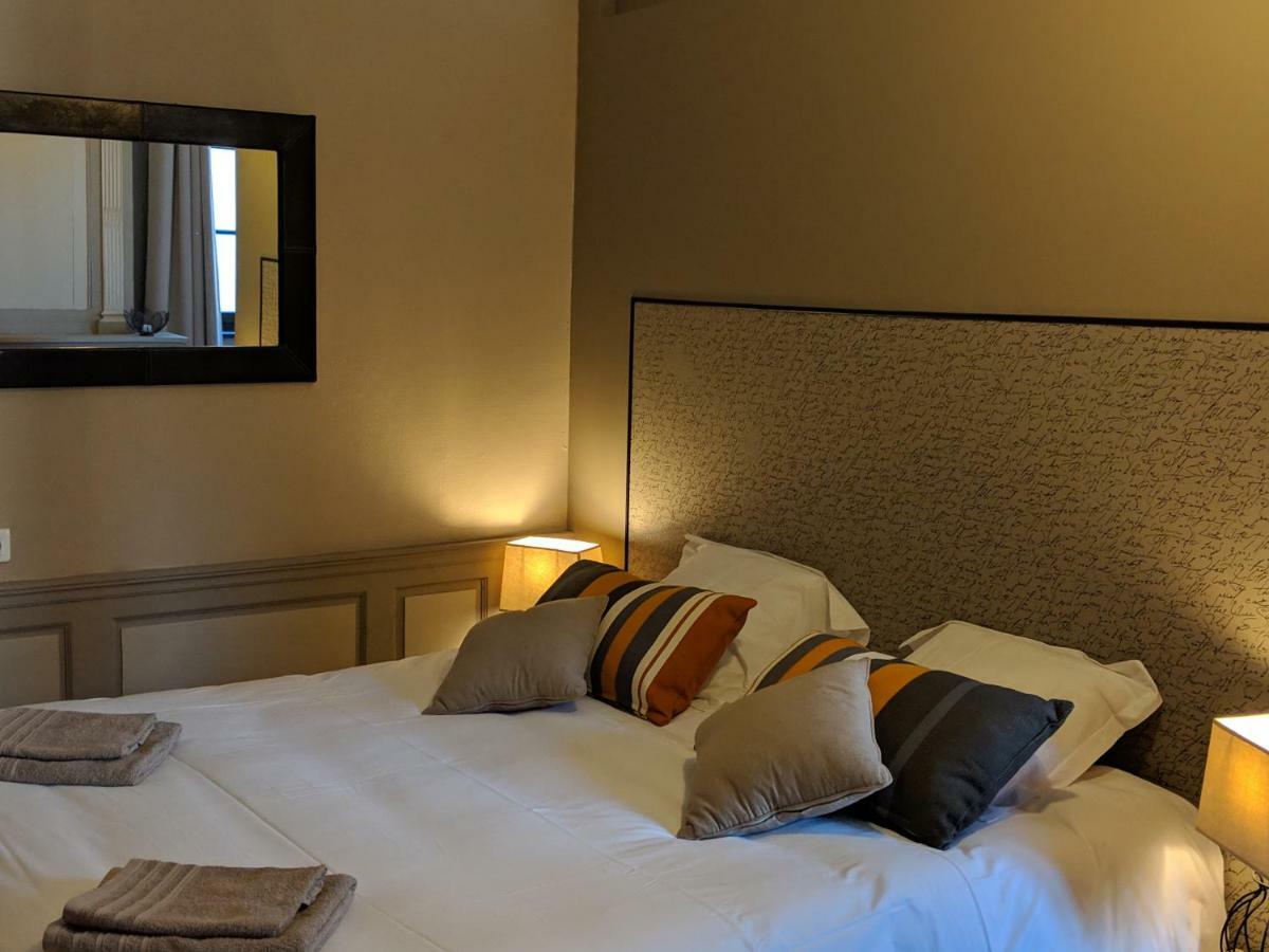 Loge Montaigne Bed and Breakfast L'Hopital-sous-Rochefort Buitenkant foto
